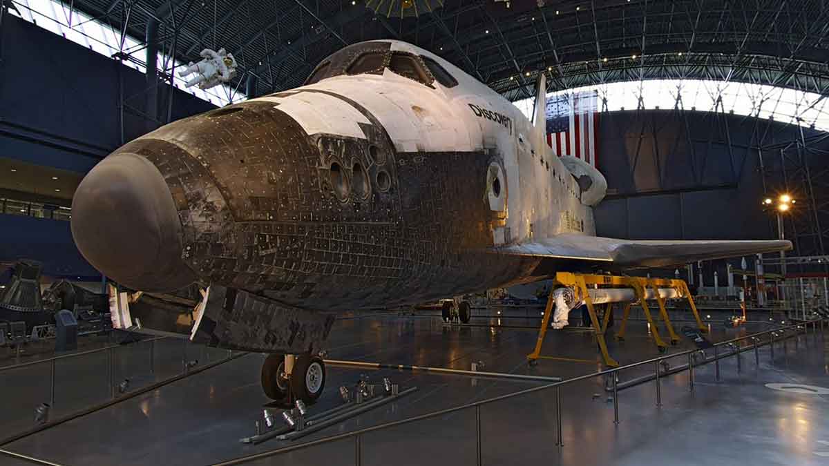 Air and Space Museum Shuttle Discovery Virtual Tour